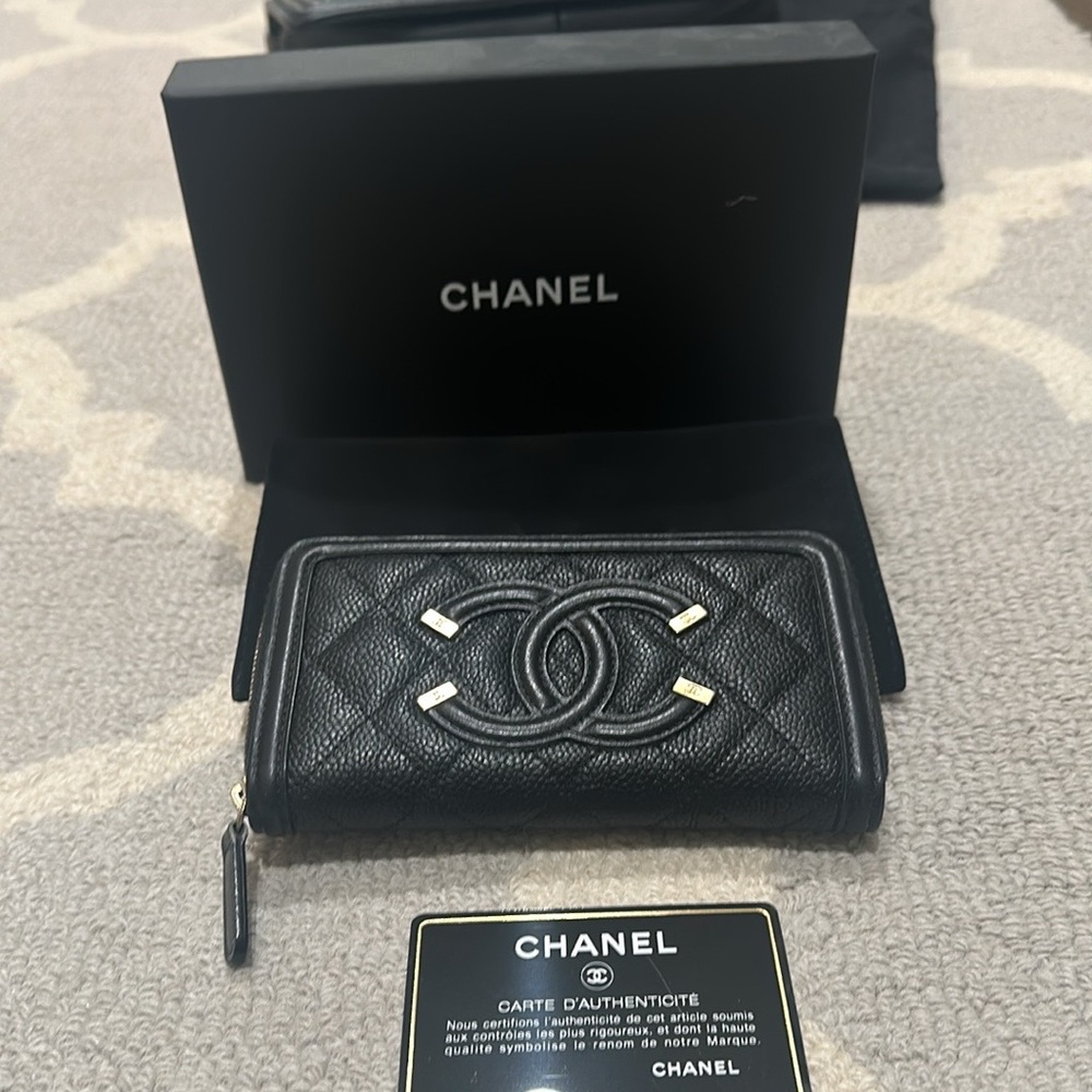 Chanel quilted wallet